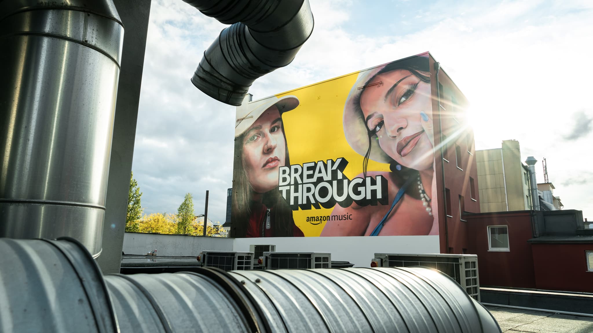 BREAK THROUGH - LUNA & NINA CHUBA